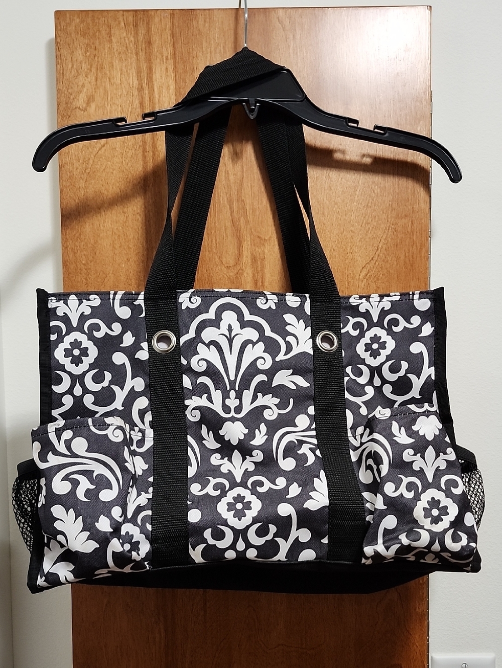 Thirty One Black & White Patterned Tote Bag With Multiple Pockets & 2 Straps - Picture 2 of 6